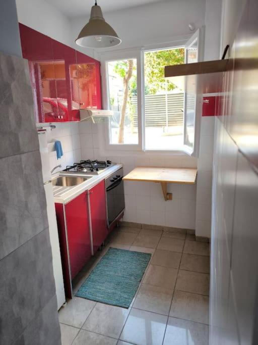 Apartment 50 Meters From The Beach لوتراكي المظهر الخارجي الصورة
