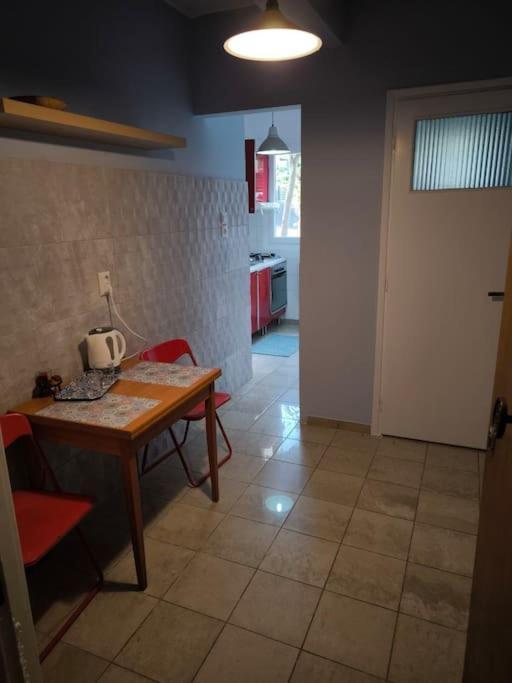 Apartment 50 Meters From The Beach لوتراكي المظهر الخارجي الصورة