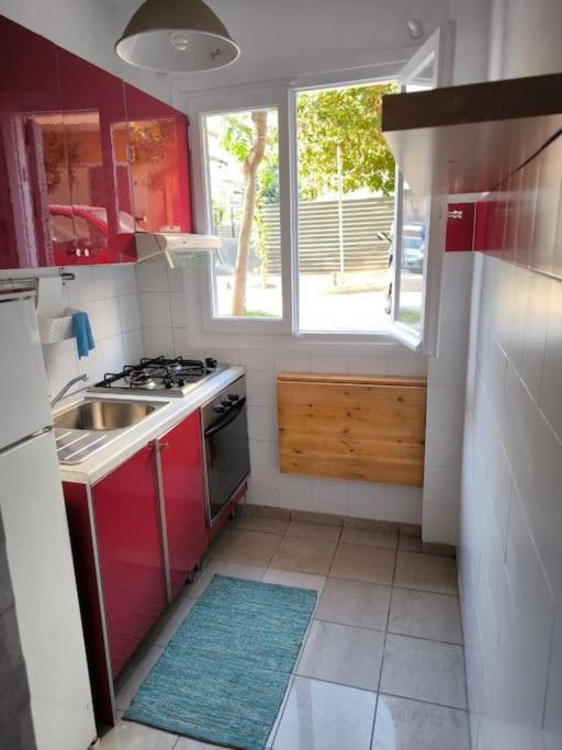 Apartment 50 Meters From The Beach لوتراكي المظهر الخارجي الصورة