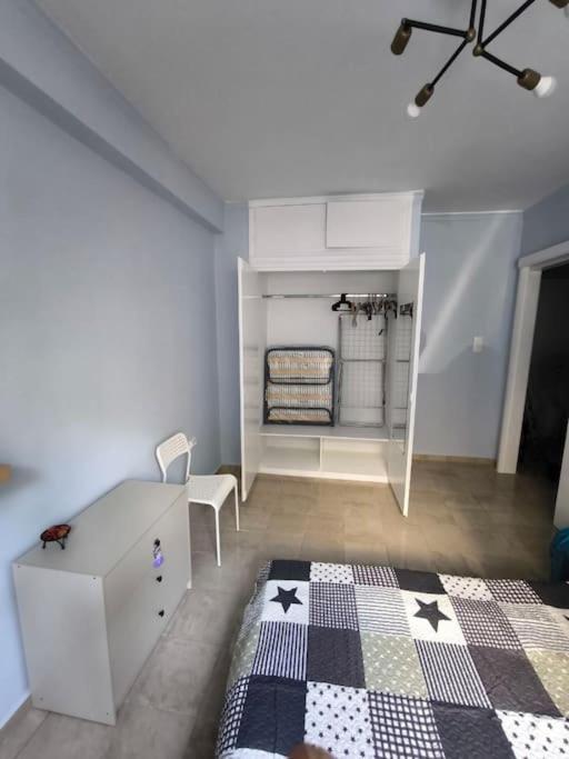 Apartment 50 Meters From The Beach لوتراكي المظهر الخارجي الصورة